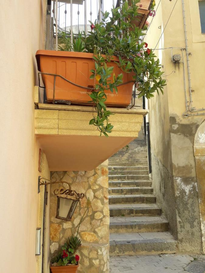 Appartamento Oasi Calatina Caltagirone Exterior foto